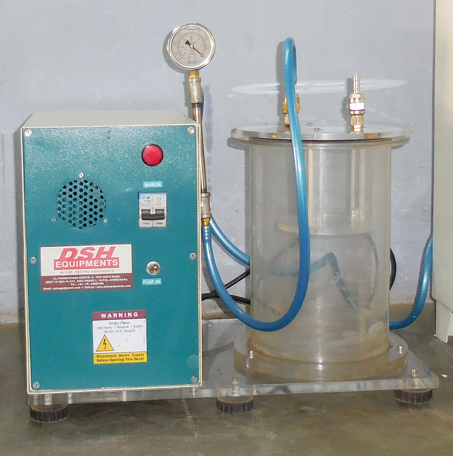 LEAKAGE CHAMBER FOR LAMINATED POUCHES
